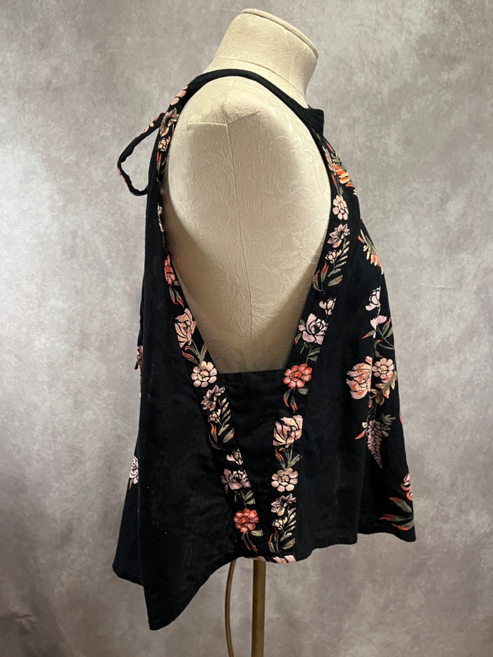 Free People Emily Black Floral Halter Women's Top size medium - Picture 7 of 9